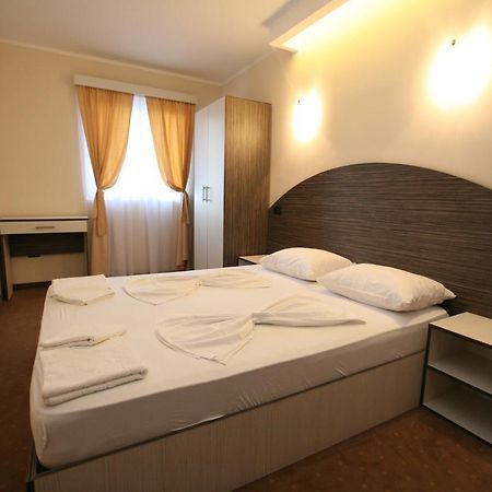 Vilaelenamarko Budva Bagian luar foto
